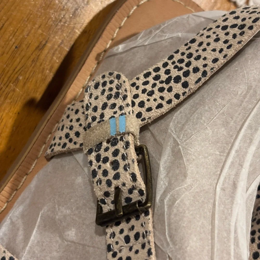 TOMS Sicily Strappy Leather Sandals – Macadamia Mini Cheetah Suede – Size 7.5 - Picture 5 of 12